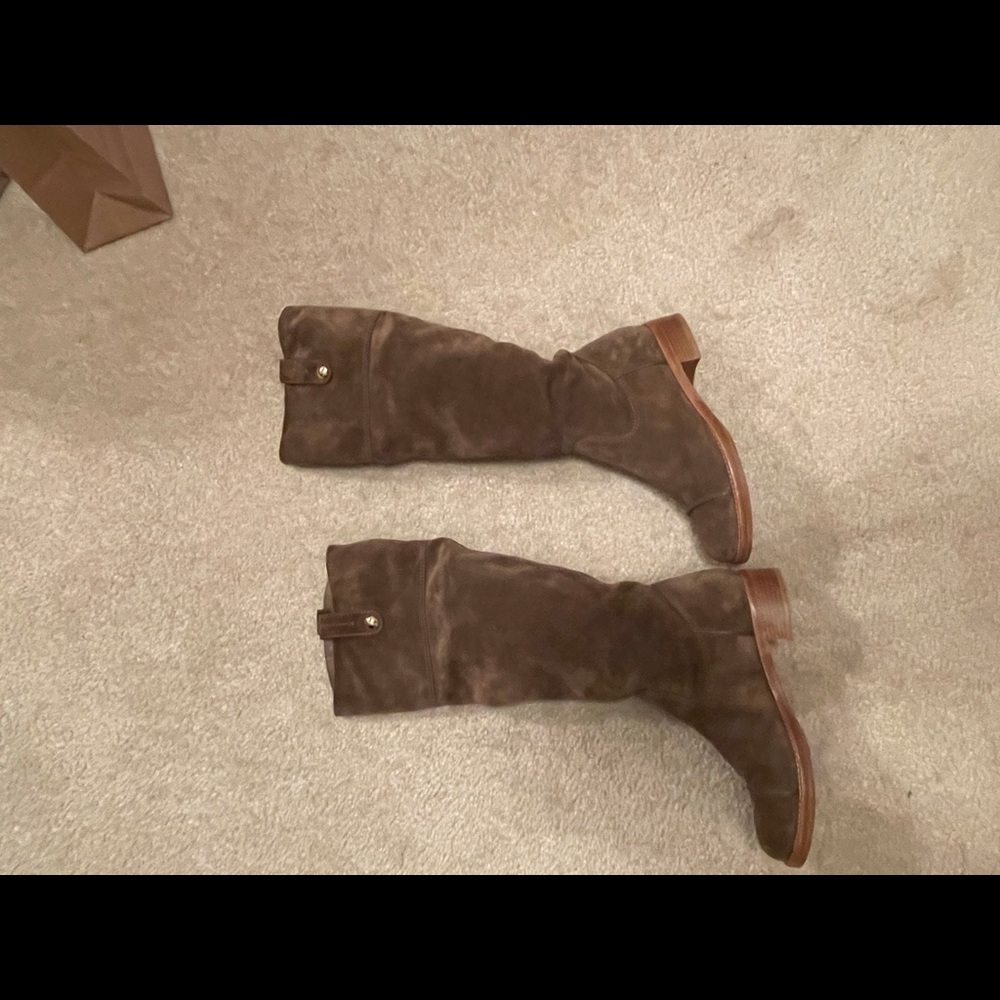 Louis Vuitton Tan Perforated Emblem Suede Boots - Picture 4 of 16